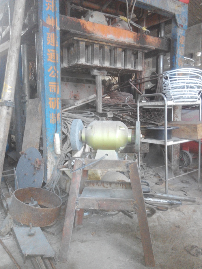 99广场西,场地,厂房,可以单独租场地。铁艺设备